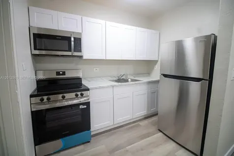 5860 SW 9th Street West Miami FL 33144