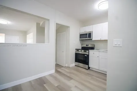 5860 SW 9th Street West Miami FL 33144