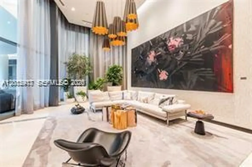 45 SW 9th Street Miami FL 33130