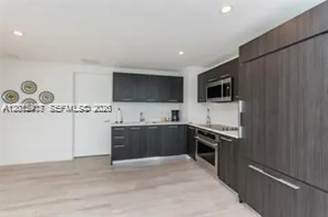 45 SW 9th Street Miami FL 33130