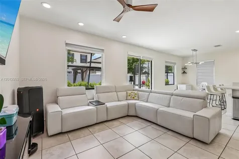 10594 W 35th Lane Hialeah FL 33018
