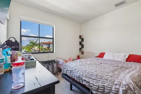 10594 W 35th Lane Hialeah FL 33018