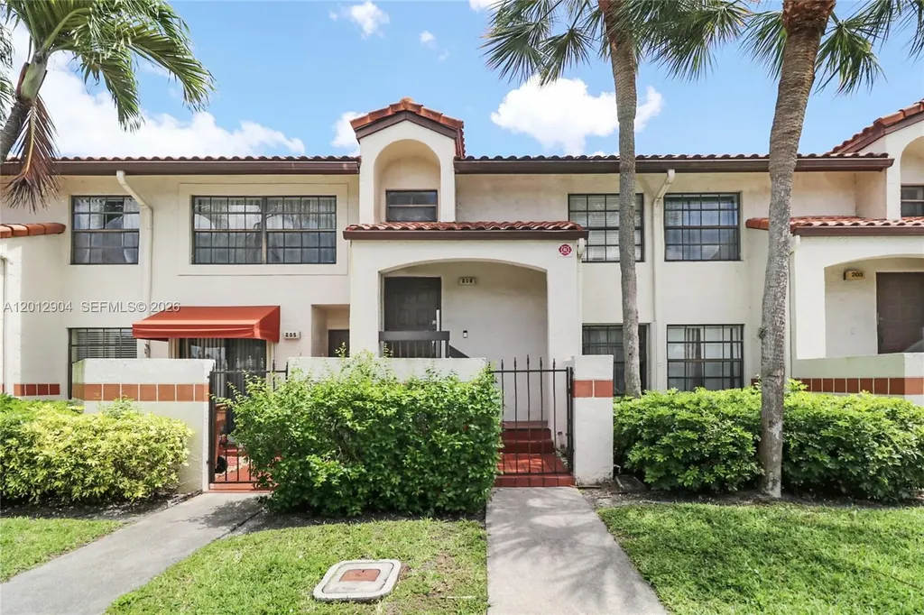 206 Lincoln Court Deerfield Beach FL 33442
