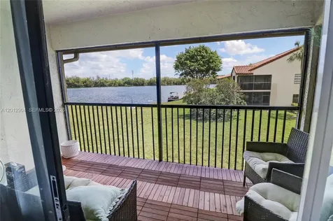 206 Lincoln Court Deerfield Beach FL 33442