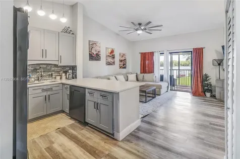 206 Lincoln Court Deerfield Beach FL 33442