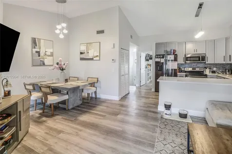 206 Lincoln Court Deerfield Beach FL 33442