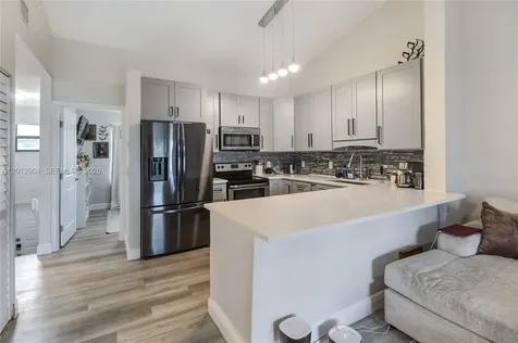 206 Lincoln Court Deerfield Beach FL 33442