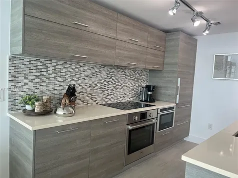 650 NE 32nd Street Miami FL 33137