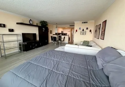 2501 S Ocean Drive Hollywood FL 33019