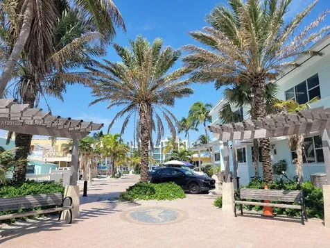 322 Harding Street Hollywood FL 33019