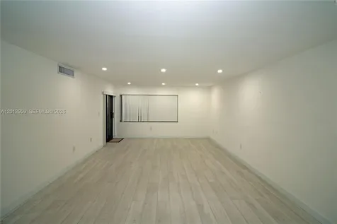 240 W Park Drive Miami FL 33172
