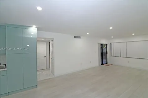 240 W Park Drive Miami FL 33172