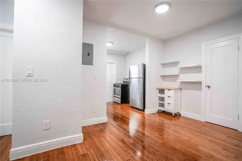 7325 Carlyle Avenue Miami Beach FL 33141