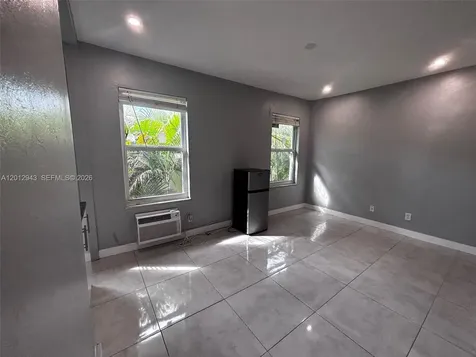 319 W 28th Street Miami Beach FL 33140
