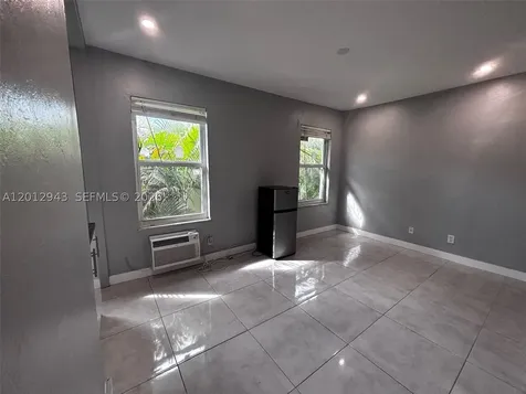 319 W 28th Street Miami Beach FL 33140