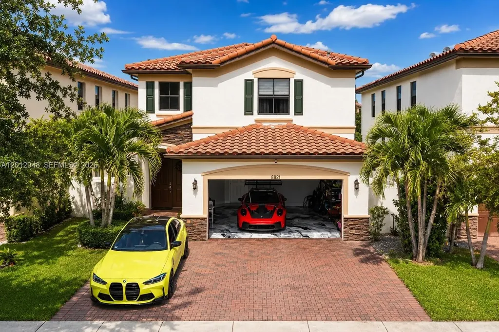 8821 W 34th Court Hialeah FL 33018