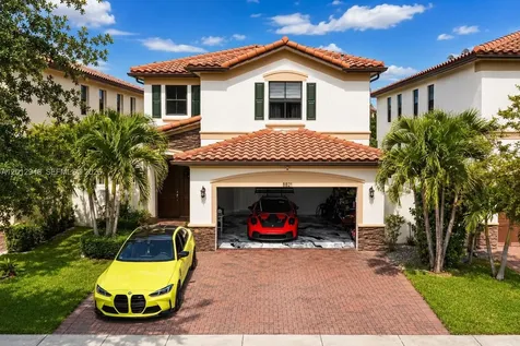 8821 W 34th Court Hialeah FL 33018