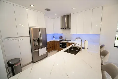 8821 W 34th Court Hialeah FL 33018