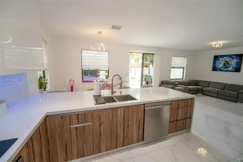 8821 W 34th Court Hialeah FL 33018