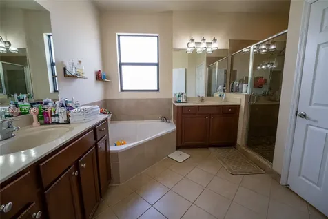 8821 W 34th Court Hialeah FL 33018