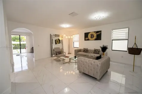 8821 W 34th Court Hialeah FL 33018