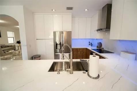 8821 W 34th Court Hialeah FL 33018