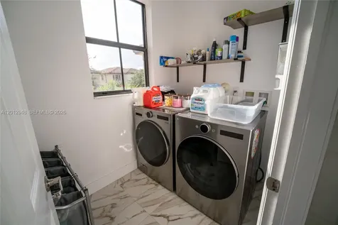 8821 W 34th Court Hialeah FL 33018