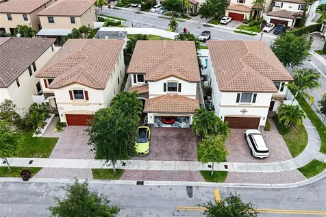 8821 W 34th Court Hialeah FL 33018