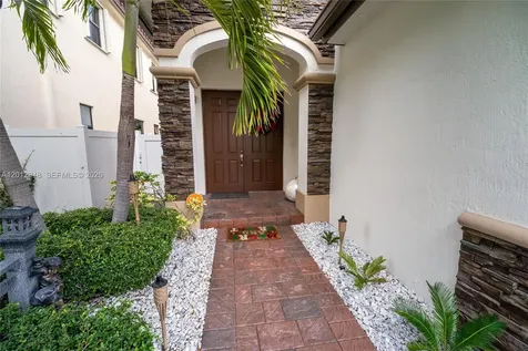 8821 W 34th Court Hialeah FL 33018