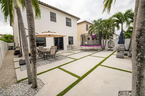 8821 W 34th Court Hialeah FL 33018