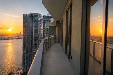 77 SE 5 Street Miami FL 33131