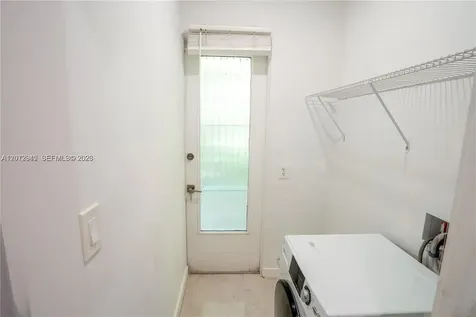 319 W 28th Street Miami Beach FL 33140