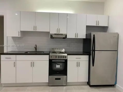 319 W 28th Street Miami Beach FL 33140