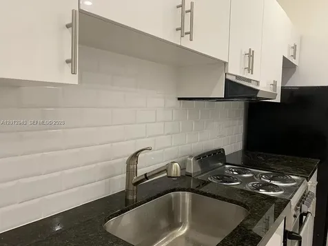 319 W 28th Street Miami Beach FL 33140