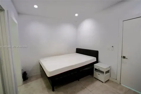 319 W 28th Street Miami Beach FL 33140