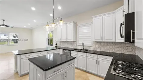 8610 Lakeside Bend Parkland FL 33076