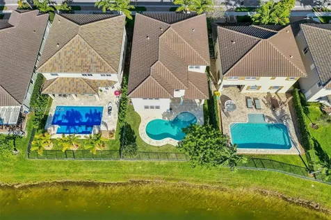 8610 Lakeside Bend Parkland FL 33076