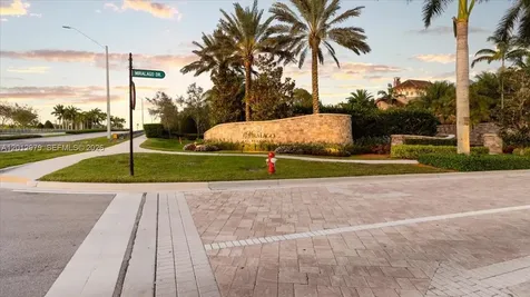 8610 Lakeside Bend Parkland FL 33076