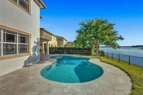 8610 Lakeside Bend Parkland FL 33076