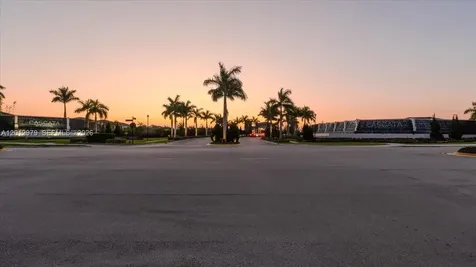 8610 Lakeside Bend Parkland FL 33076