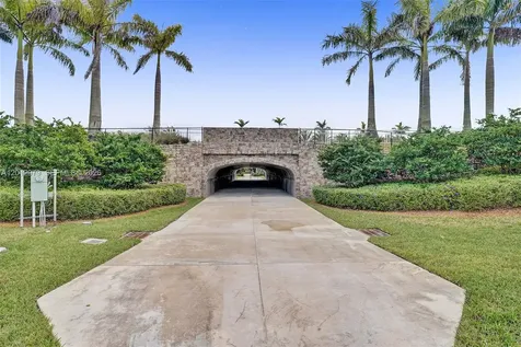 8610 Lakeside Bend Parkland FL 33076