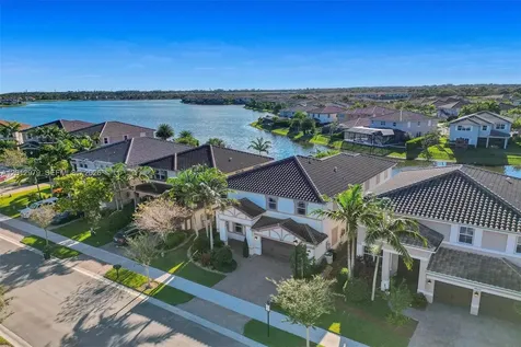 8610 Lakeside Bend Parkland FL 33076