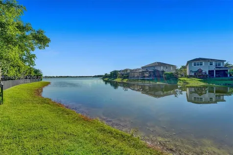 8610 Lakeside Bend Parkland FL 33076