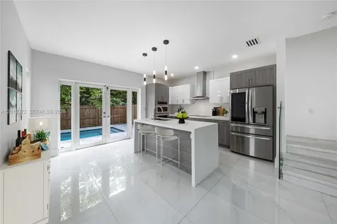 3142 Carter Street Miami FL 33133