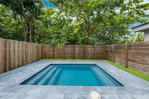 3142 Carter Street Miami FL 33133