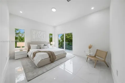 3142 Carter Street Miami FL 33133