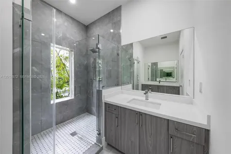 3142 Carter Street Miami FL 33133