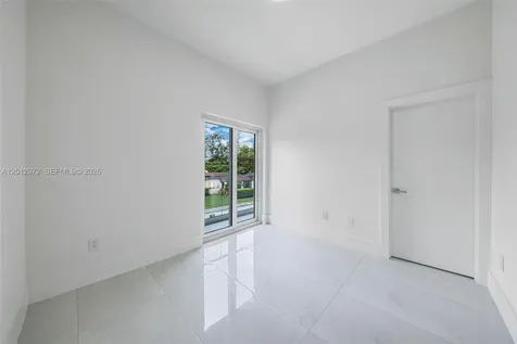 3142 Carter Street Miami FL 33133