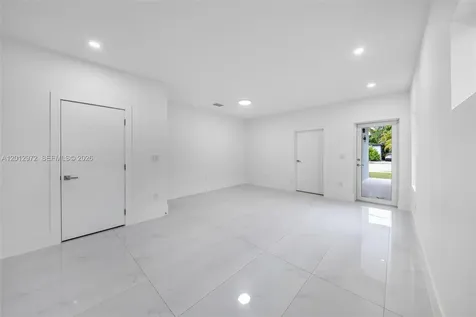 3142 Carter Street Miami FL 33133