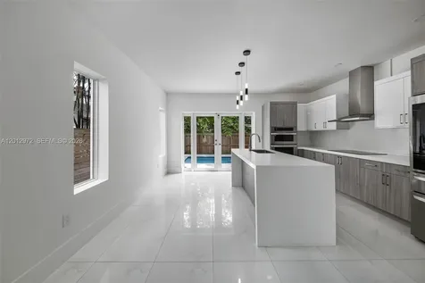 3142 Carter Street Miami FL 33133